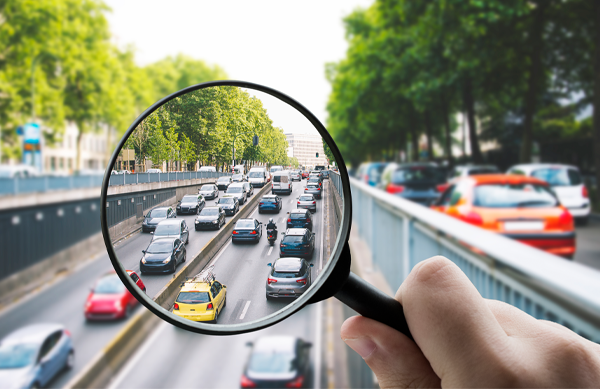 Magnifying glass on traffic