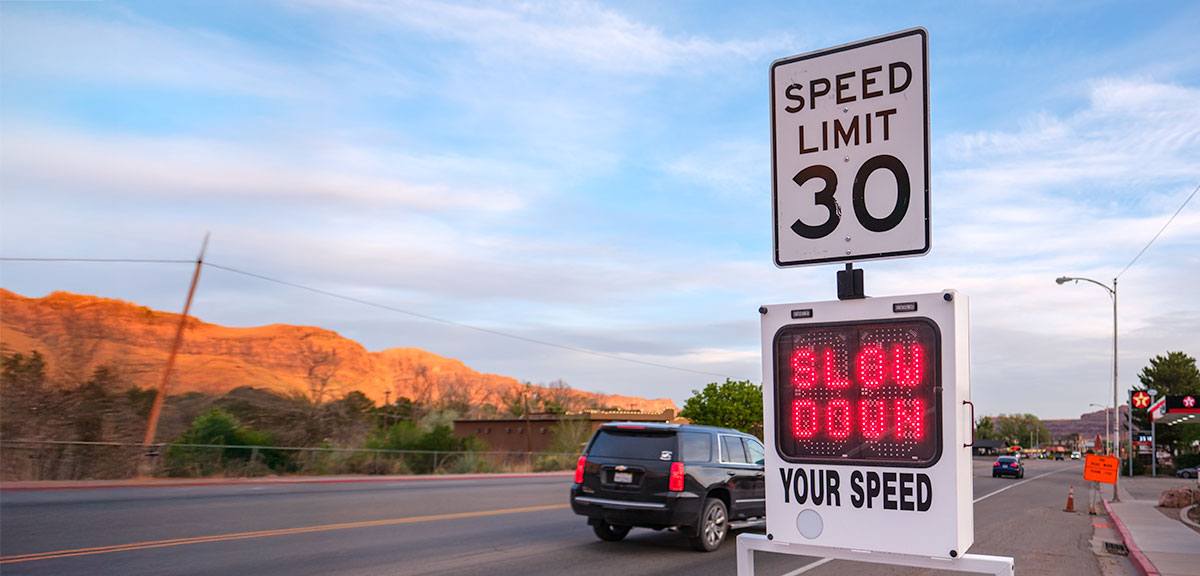 Speed feedback sign